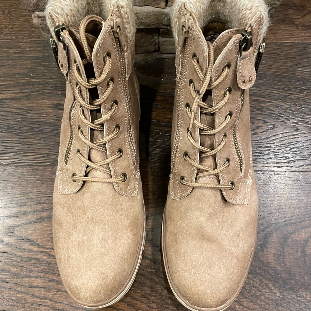 Brand New Cliffs Fashionable Women’s Boots size 8.5. Lace-Up, Side Zip, Buckle.